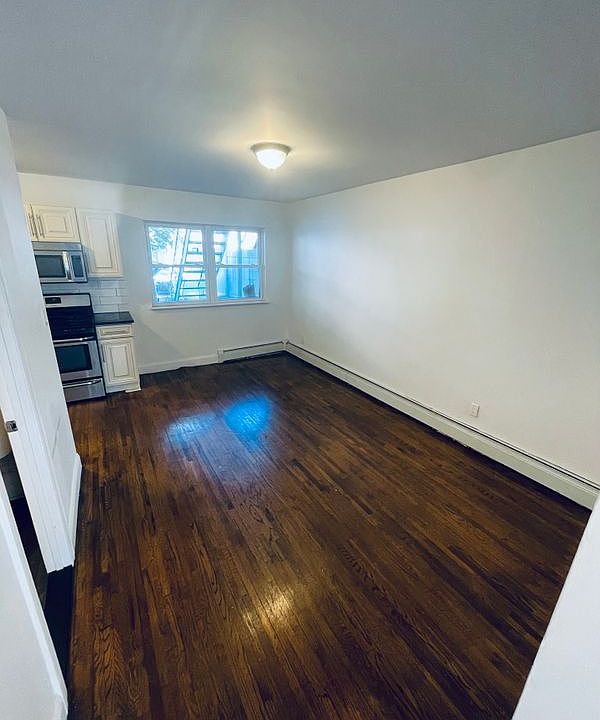 1st image of 3952 De Reimer Ave Floor 1