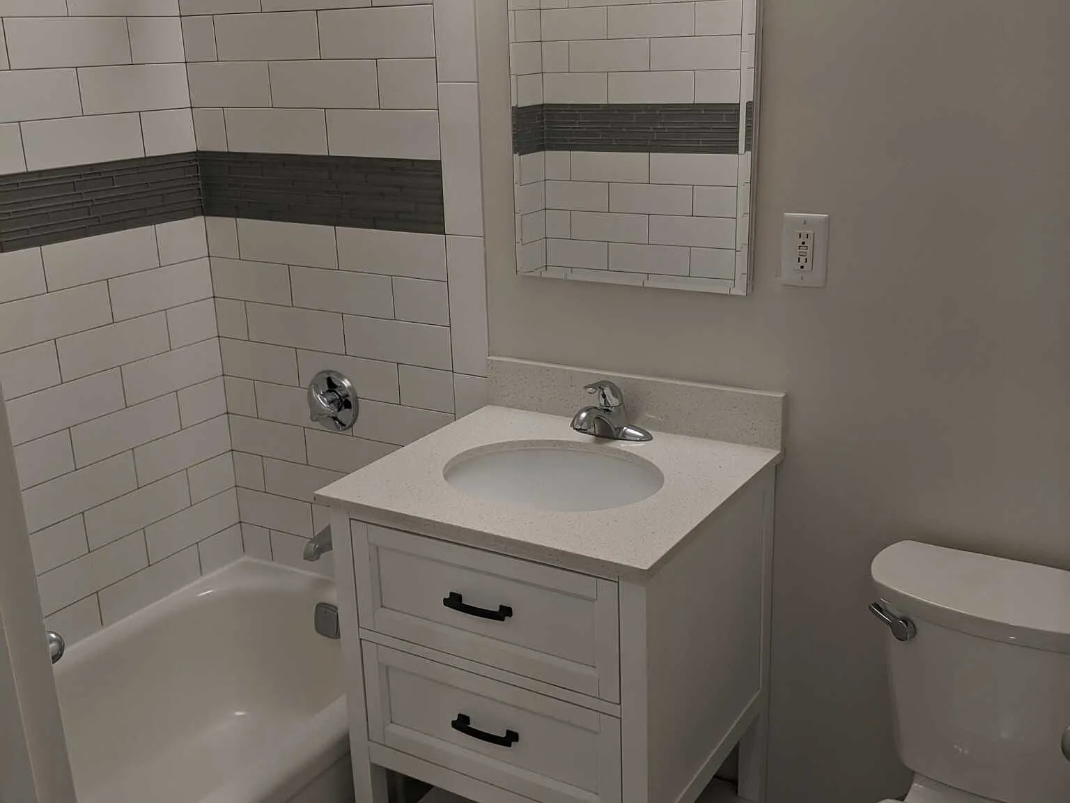 2 bed, $3,646 — Photo 4