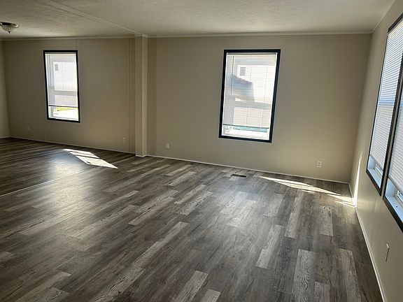 5th image of 11042 Aspen Ln #67