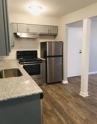 4th image of 3240 Harrison St #7