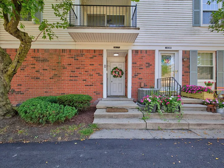 26070 N Lake Dr — Photo 34