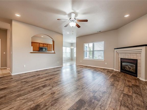 5th image of 5 Hoyer Ln