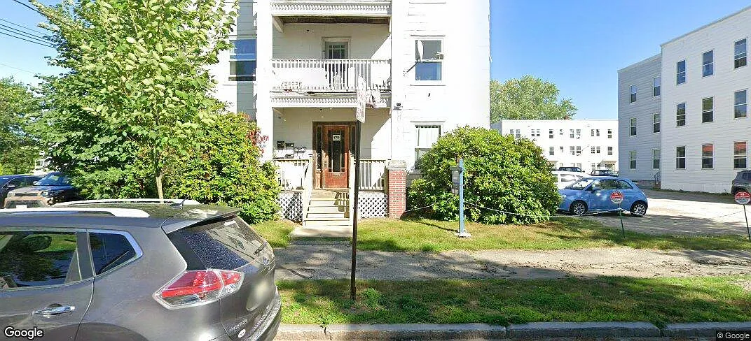 179 College St — Photo 1