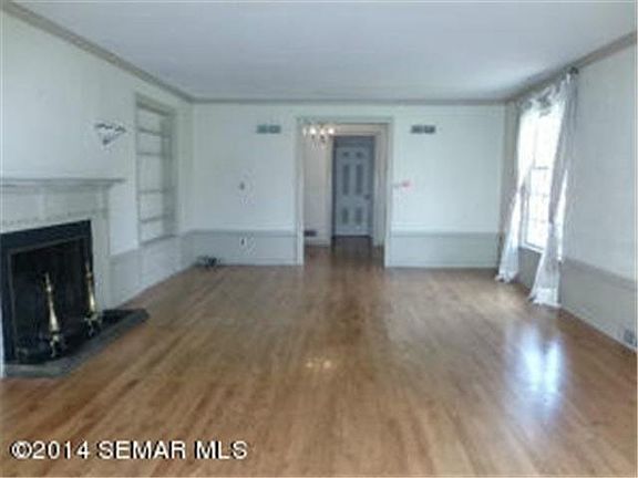 3rd image of 515 E Main Street