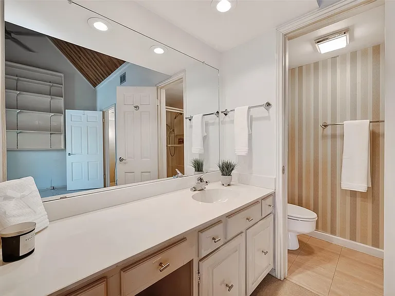 5338 Brownway St #B19 — Photo 15