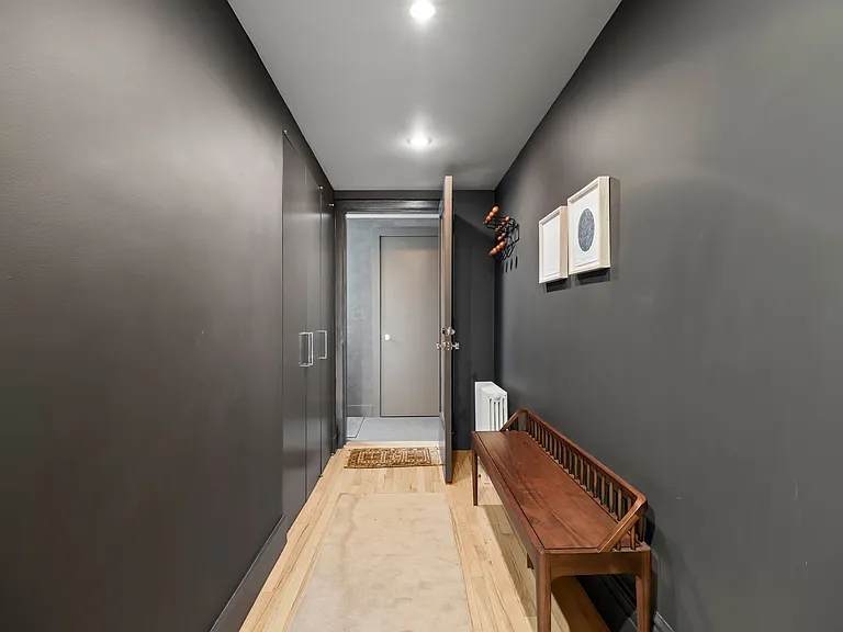 160 Ainslie St #1 — Photo 9