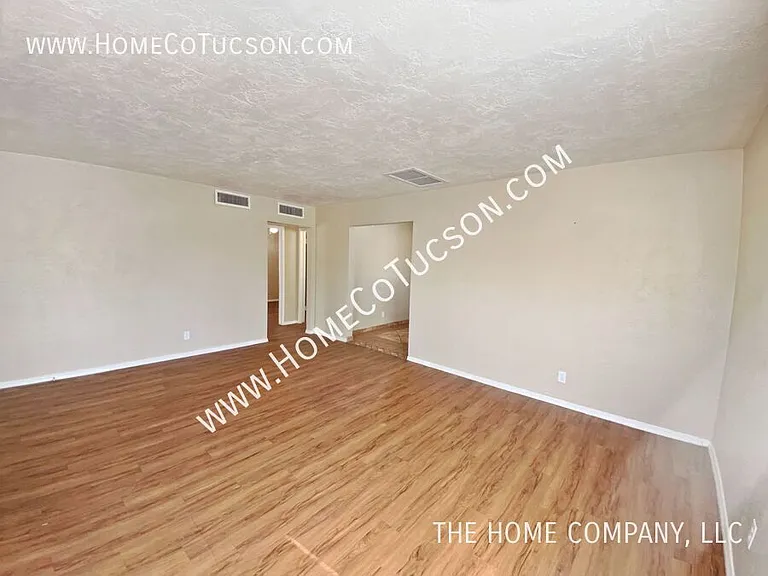 5452 E Linden St — Photo 8