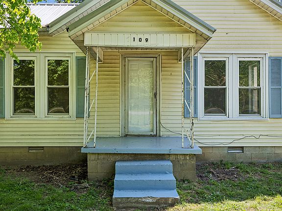 3rd image of 109 Ostella Rd