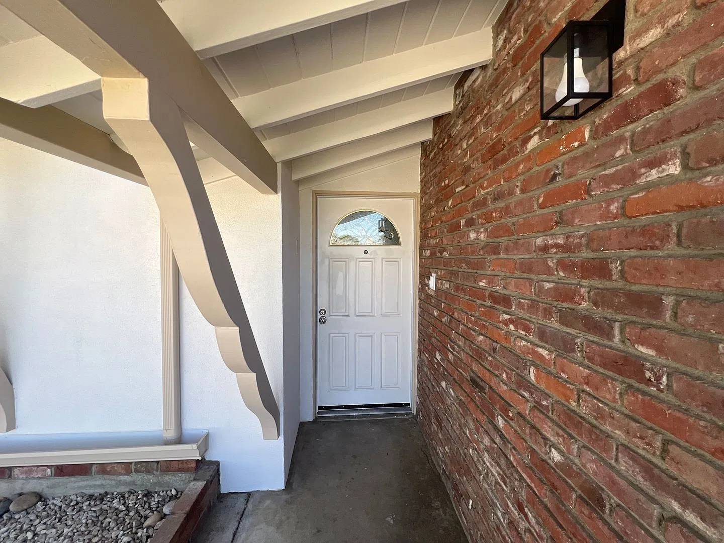Beautiful 3-Bedroom Home with Upgraded Features & Fireplace! — Photo 2