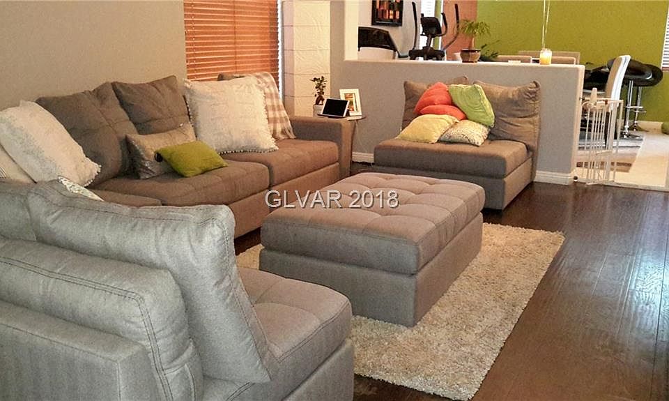 2nd image of 3209 Mastercraft Ave