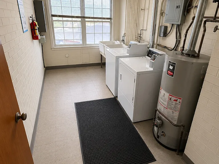 2295 Warrensville Center Rd #7 — Photo 10