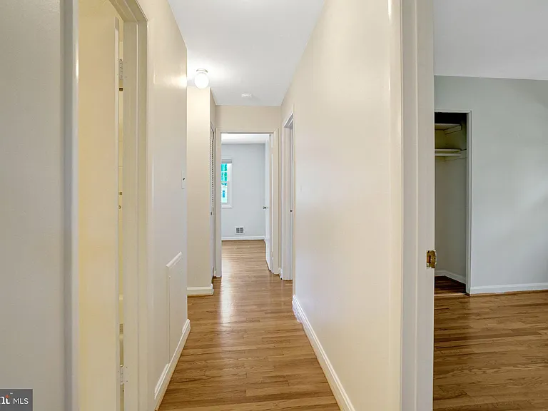 8236 Governors Ct — Photo 20