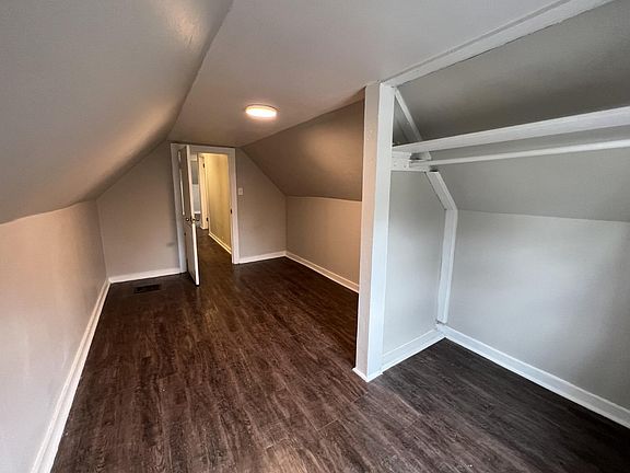 4th image of 6033 Draycott Dr