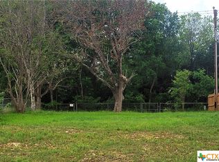 445 E Zipp Rd, New Braunfels, TX 78130