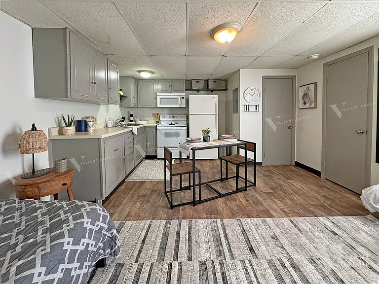 2323 E Cherry St — Photo 19