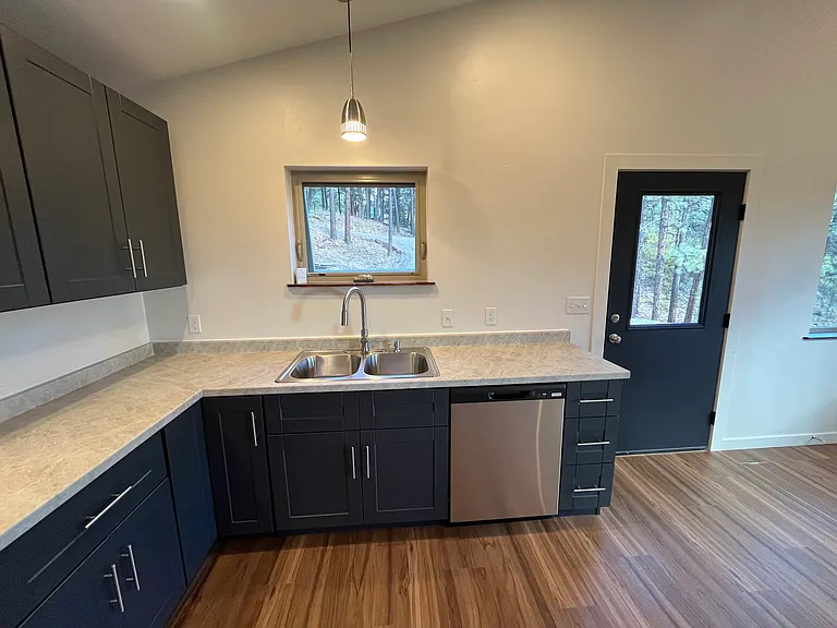 404 Antelope Dr — Photo 7