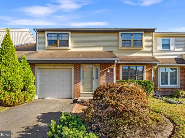 5 Forrester Rd, Horsham, PA 19044