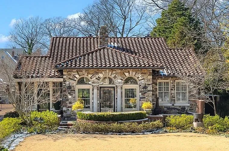 S McLean Blvd