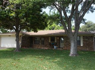 1406 Preston Trail Ct, Graham, TX 76450