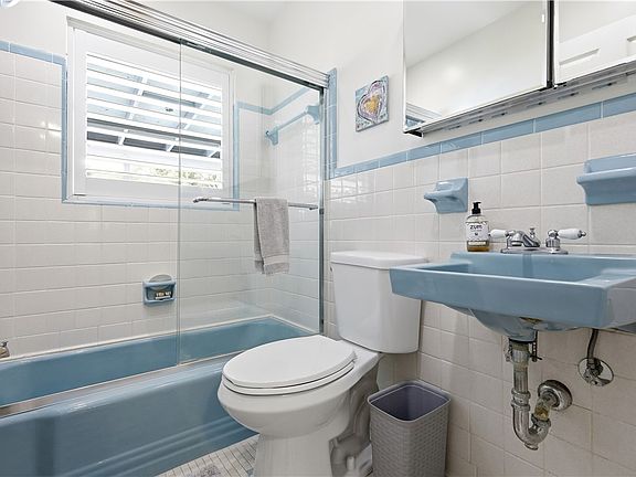 3rd image of 2145 30th Ave #2145