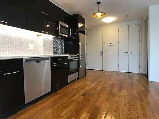 Rented by City Vista Inc | media 19