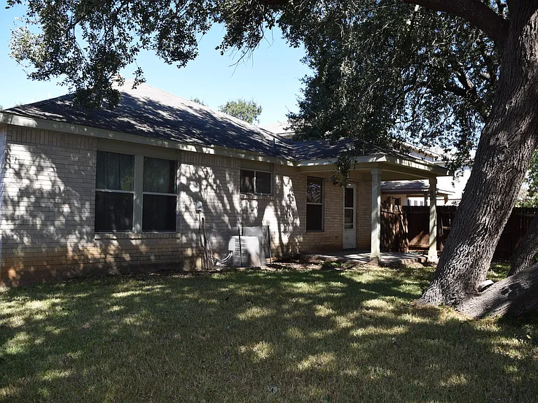 2122 Creek Knl — Photo 22