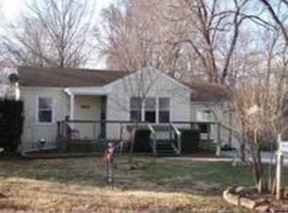 104 Woodland St, Lansing, KS 66043