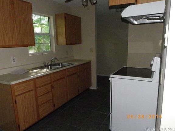 2nd image of 645 Heckle Blvd