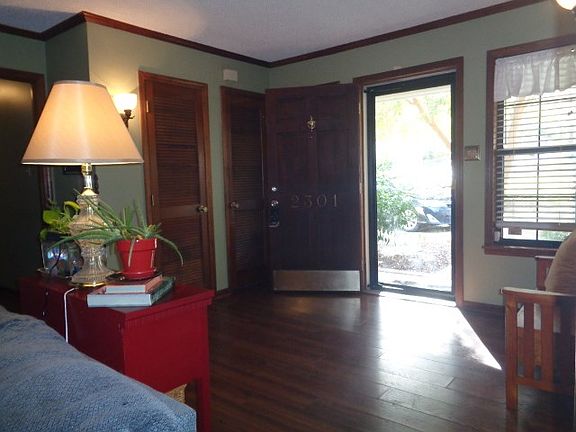 4th image of 2301 S Sherwood Dr