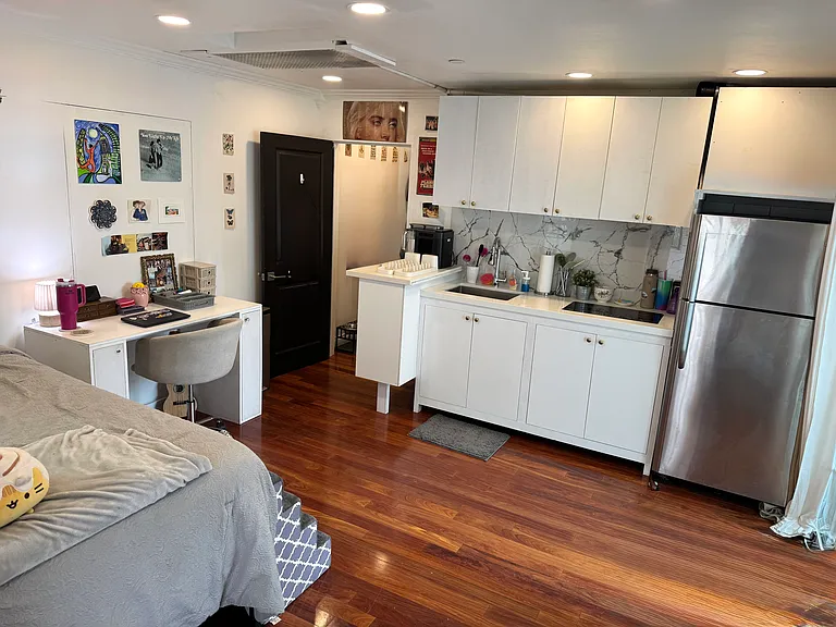 467 Levering Ave — Photo 6