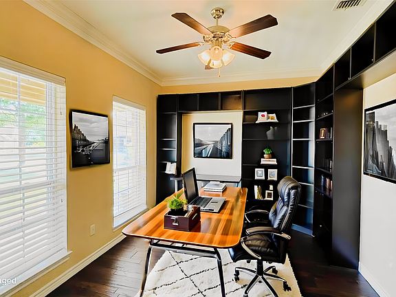 4th image of 395 Pecan Ct