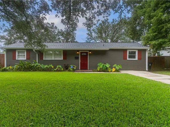 6031 Berkley Dr, New Orleans, LA 70131
