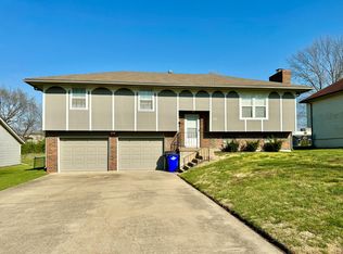 904 S Ferrel Dr, Olathe, KS 66061