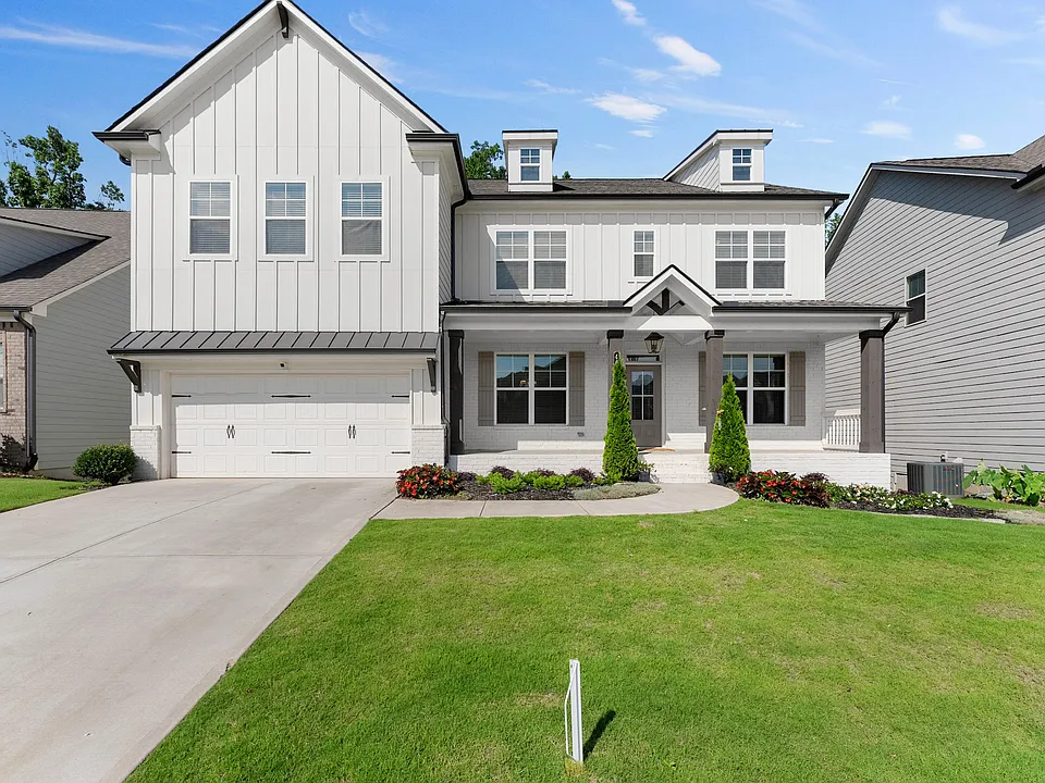 4656 Silver Oak Dr SW