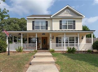 125 Longlea Dr, Clover, SC 29710