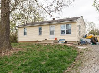 2812 Mulberry Ln, Saint Charles, MO 63303