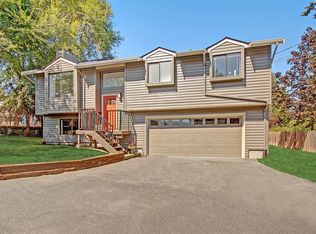 12511 17th Ave NE, Seattle, WA 98125