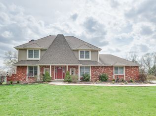 10805 NW 75th St, Weatherby Lake, MO 64152