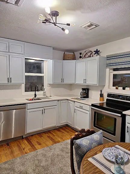314 S Rhodes St — Photo 8