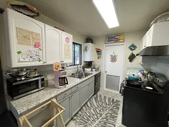 3 bed, 1.5 bath, 1400 sqft, $2,295 — Photo 2
