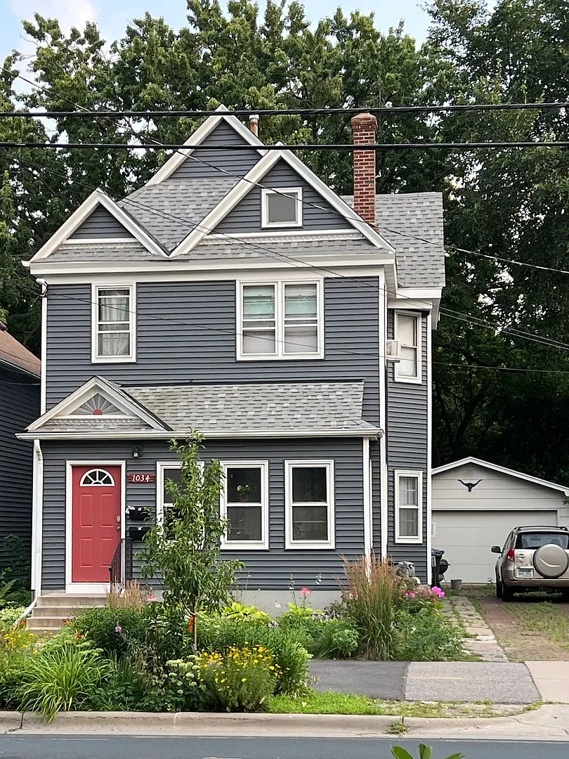 Charming Northeast Minneapolis Home Convenient Location — Photo 2