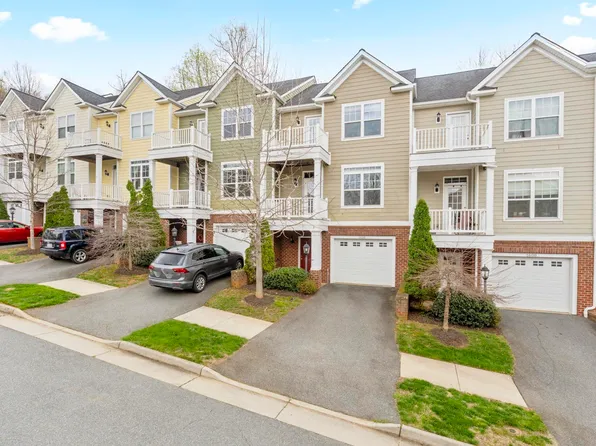 1610 Kempton Pl, Charlottesville, VA 22911