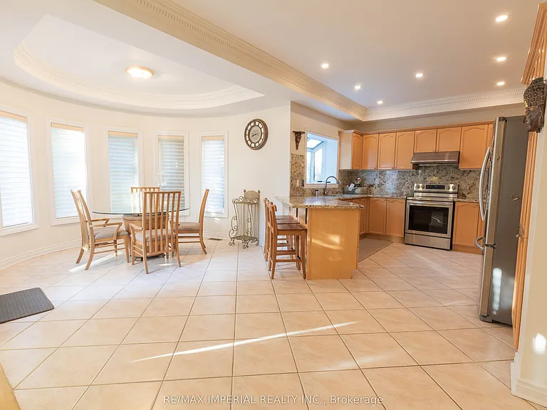 2 Farnham Dr — Photo 7
