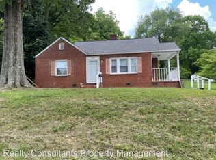 2024 Revolution Park Dr, Charlotte, NC 28208