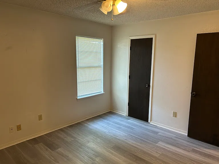 409 N Franklin Ave #A — Photo 11