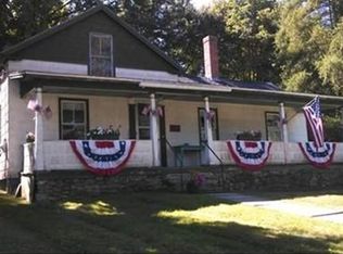 141 Amherst Rd, Pelham, MA 01002