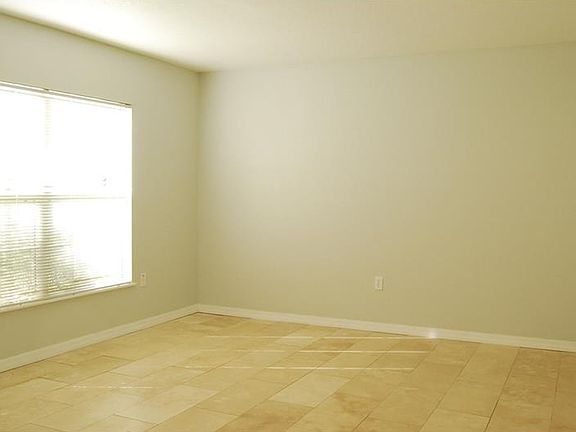 3rd image of 659 Brockton Dr