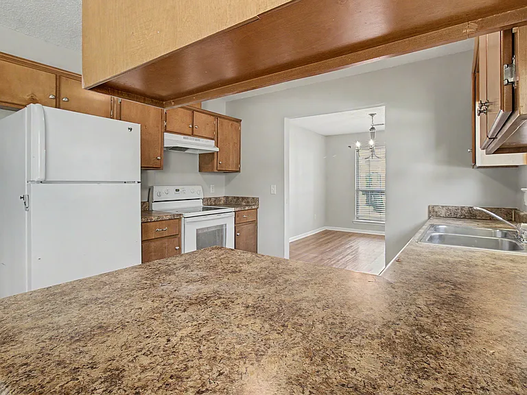 1110 Cornett Ct — Photo 11