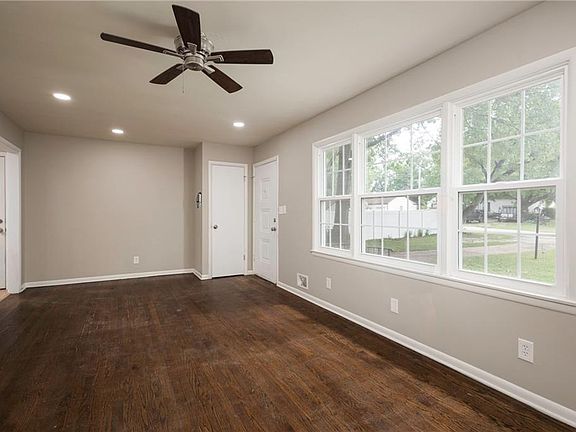 5th image of 506 E 91st Ter