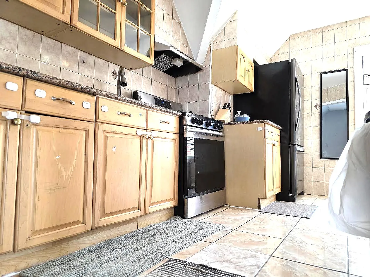 107 Bay 32nd Street — Photo 2